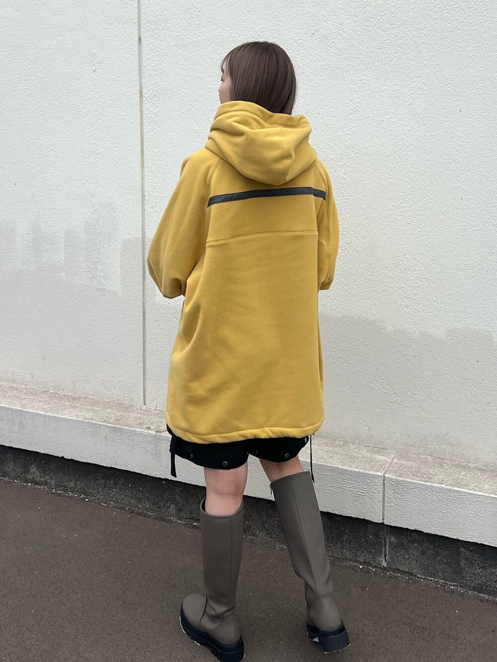 「フリース、パーカー」｜「CITY TOKYOのハーフジップフリースオーバーパーカー（パーカー、イエロー系）」を使った、福田優花さん（レディース・163cm）の冬コーディネートの4枚目の写真