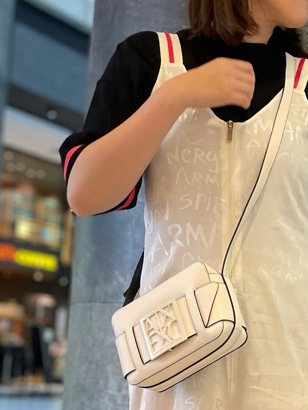 「アルマーニエクスチェンジ、AXchanger、AXchange、ARMANIEXCHANGE、オトナカジュアル、サンダル、高身長コーデ、サロペット、ショルダーバッグ、コーディネート」｜「ARMANI EXCHANGEの【A|X アルマーニ エクスチェンジ】メッセージデザイン　ジャンプスーツ（サロペット/オーバーオール、ホワイト系）」を使った、MIさん（レディース・169cm）の夏コーディネートの2枚目の写真