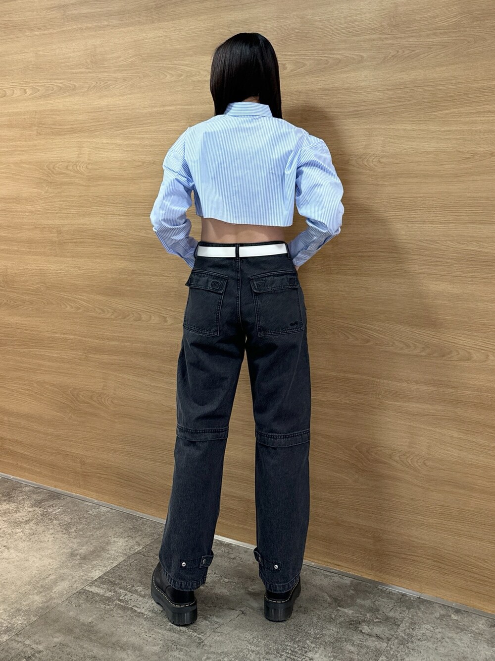 「春ファッション、ラクチンコーデ、プチプラコーデ、キレイめコーデ、古着、シャツスタイル、スタッフ、x-girl、x-girl_ootd、ootd」｜「X-girlのCROPPED L/S SHIRT（シャツ/ブラウス、ブルー系）」を使った、立花清華さん（レディース・168cm）の春コーディネートの2枚目の写真