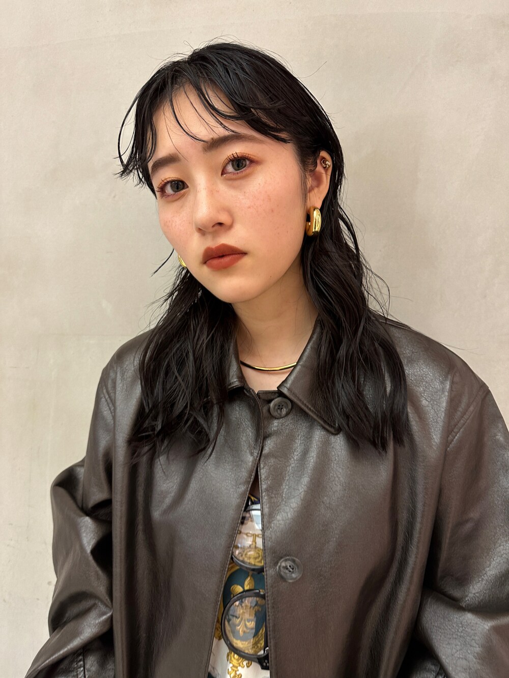 「今日のコスメと服、WEARyouthコーデ、秋服準備はじめました、カジュアルコーデ、カジュアル、きれいめカジュアル、キレイめ、オトナカジュアル、大人カジュアル、モード、デニム、パンツスタイル、バンダナ、ジャケット、ブーツ」｜「AmeriのLOW WAIST DENIM（デニムパンツ、ブルー系）」を使った、𝐒 𝐄 𝐈 𝐑 𝐀さん（レディース・167cm）の夏コーディネートの2枚目の写真