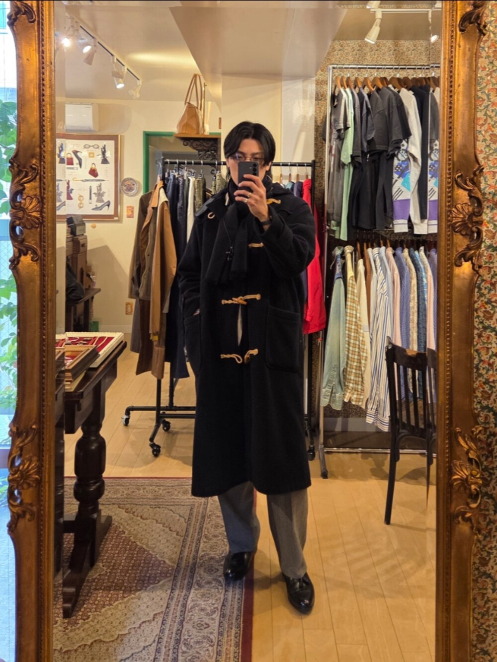 「今日のコーデ、メンズファッション、お洒落さんとつながりたい、大人カジュアル、シンプルスタイル、いいね、save、フォローお願いします🤑、きれいめカジュアル、シンプル、グレースラックス、グレー、ベージュ、ホワイト、ブラック、ローファー、ジャケット」｜「POLO RALPH LAURENのアイテム（テーラードジャケット、ブルー系）」を使った、amenoishidatamiさん（メンズ・174cm）の冬コーディネートの2枚目の写真