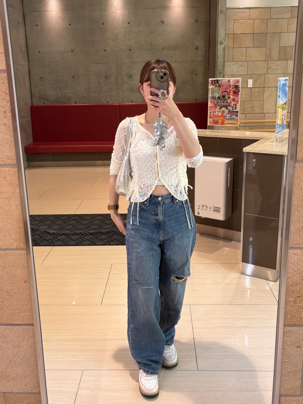 「LOWRYS FARM、mline、デニムコーデ、お出かけコーデ」｜「LOWRYS FARMのＣＯＮＥ／ワイドストレートパンツ　991522（デニムパンツ、ブルー系）」を使った、chipiさん（骨格ストレート・レディース・158cm）の夏コーディネートの2枚目の写真