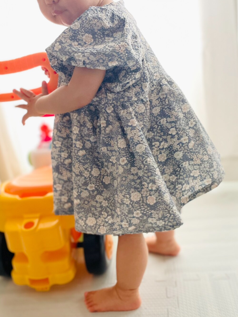 「キッズファッション、０歳、1歳、80cm、90cm、おんなのこ」｜「Handmadeのアイテム（チュニック、ブルー系）」を使った、MON ANGEさん（キッズ・80cm）の秋コーディネートの2枚目の写真