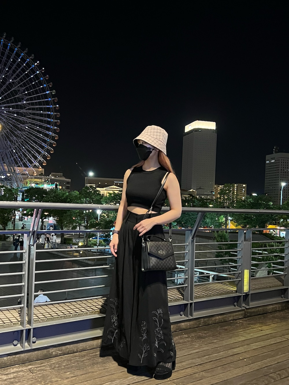 「HAREのハイウエストスソシシュウワイドパンツ(HARE)（その他パンツ、ブラック系）」を使った、Moekaさん（レディース・161cm）の秋コーディネートの2枚目の写真