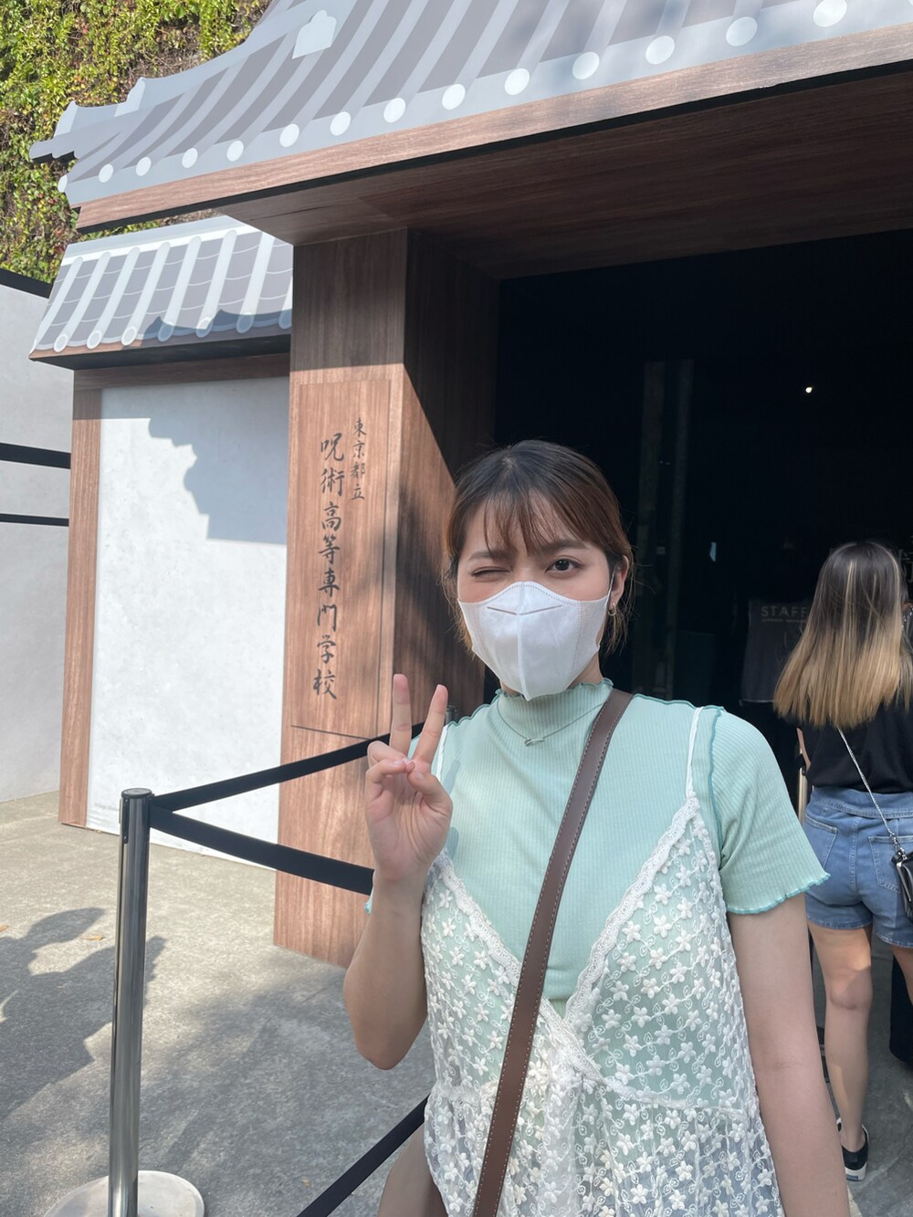 「春コーデ」｜「QUEEN SHOPのアイテム（その他トップス、ホワイト系）」を使った、エマさん（レディース・161cm）の春コーディネートの2枚目の写真