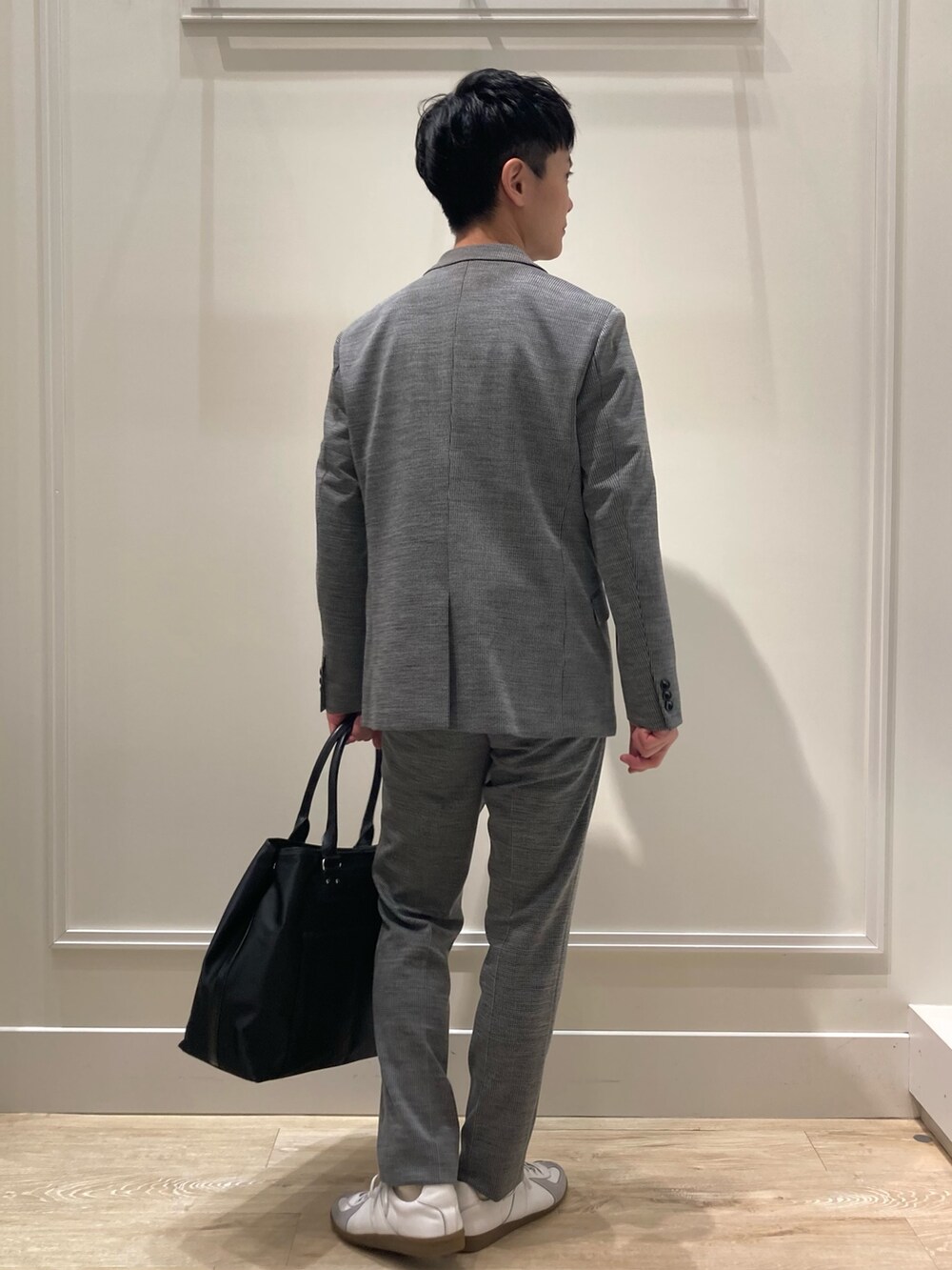 「秋服まるっと大公開、セットアップ、ジャケット、通勤コーデ、秋コーデ、きれいめカジュアル、メンズファッション、お出かけコーデ」｜「Stutostein Nolley'sの《セットアップ対応》MODERNFIT JK チドリジャガード / ハイテンションコール ジャケット（テーラードジャケット、グレー系）」を使った、fukagawaさん（メンズ・170cm）の秋コーディネートの3枚目の写真