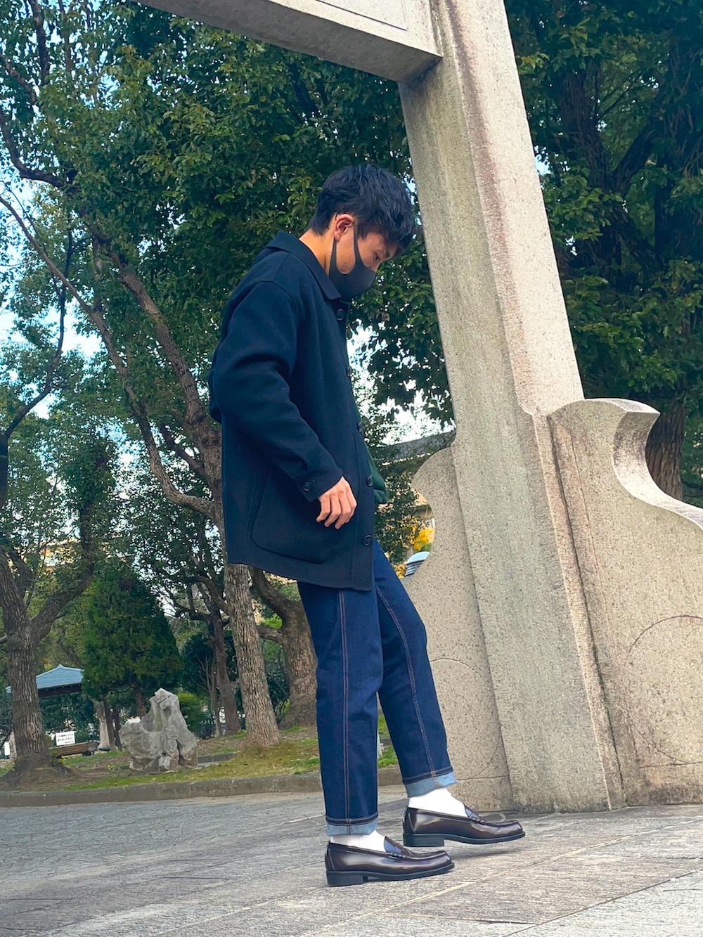 「大人コーデ、休日スタイル、シンプル、スウェット、デニム、革靴、ジャケット、ootd、いいね、save、フォローお願いします🤑、ラクチンコーデ、黒、グリーン、プチプラコーデ、UNIQLO、オーバーサイズ」｜「GramicciのMt Design 3776xGRAMICCI　別注デニムMountain Pants（デニムパンツ、ブルー系）」を使った、bashaaaaan［相互フォロー］ さん（メンズ・171cm）の冬コーディネートの2枚目の写真