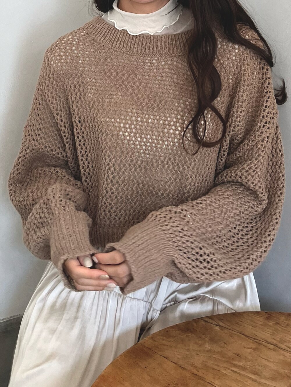 「お出かけコーデ、秋服準備はじめました、お洒落さんとつながりたい、秋カラー、ニット、淡色コーデ、淡色女子、アツいコーデ全部見せ」｜「NATURAL BEAUTY BASICのサテンレイヤードスカート/0171220880（スカート、ホワイト系）」を使った、萌 々さん（骨格ウェーブ・レディース・165cm）の夏コーディネートの3枚目の写真