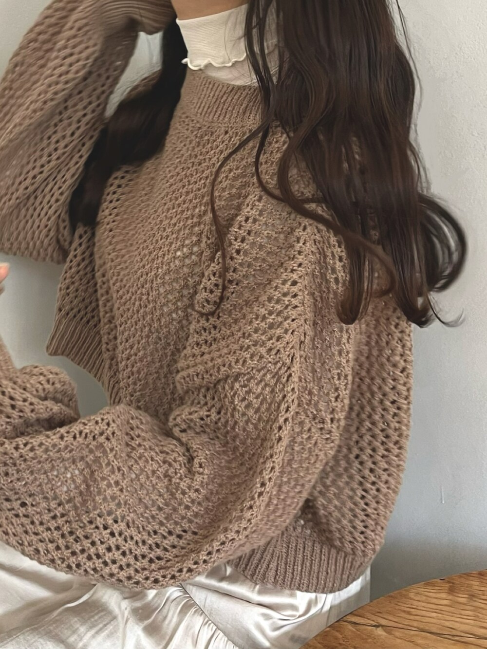 「お出かけコーデ、秋服準備はじめました、お洒落さんとつながりたい、秋カラー、ニット、淡色コーデ、淡色女子、アツいコーデ全部見せ」｜「NATURAL BEAUTY BASICのサテンレイヤードスカート/0171220880（スカート、ホワイト系）」を使った、萌 々さん（骨格ウェーブ・レディース・165cm）の夏コーディネートの2枚目の写真