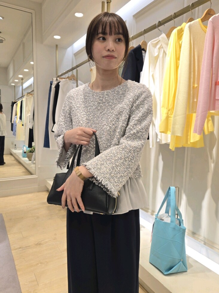 「大人ファッション、お出かけコーデ、サテンパンツ、セレモニー、ツイード、卒業式、入学式、ぺプラムトップス」｜「NOLLEY’S Sophiのファンシーツイードレイヤードプルオーバーブラウス（シャツ/ブラウス、ホワイト系）」を使った、もーりーさん（骨格ウェーブ・レディース・164cm）の冬コーディネートの6枚目の写真