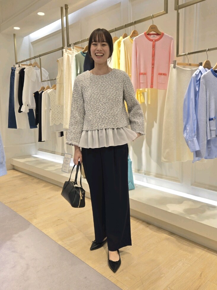 「大人ファッション、お出かけコーデ、サテンパンツ、セレモニー、ツイード、卒業式、入学式、ぺプラムトップス」｜「NOLLEY’S Sophiのファンシーツイードレイヤードプルオーバーブラウス（シャツ/ブラウス、ホワイト系）」を使った、もーりーさん（骨格ウェーブ・レディース・164cm）の冬コーディネートの2枚目の写真