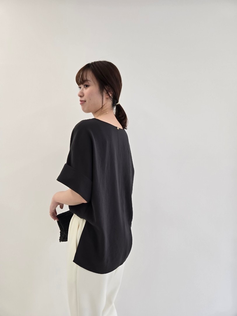 「大人ファッション、キレイめコーデ、パンツスタイル、ラフコーデ、楽チンコーデ、通勤コーデ、きれいめコーディネート、きちんとスタイル」｜「NOLLEY’Sの【松葉☆別注アイテム】《セットアップ対応》エアリージョーゼットWカフスブラウス（シャツ/ブラウス、ブラック系）」を使った、もーりーさん（レディース・164cm）の春コーディネートの8枚目の写真