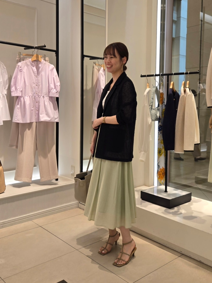 「セットアップ、初夏コーデ、大人かわいい、春服コーデ、キレイめ、オトナ女子、スカートスタイル、シアーシャツ」｜「NOLLEY’S Sophiのフラッグカラミテーラードジャケット（テーラードジャケット、ブラック系）」を使った、もーりーさん（レディース・164cm）の春コーディネートの2枚目の写真