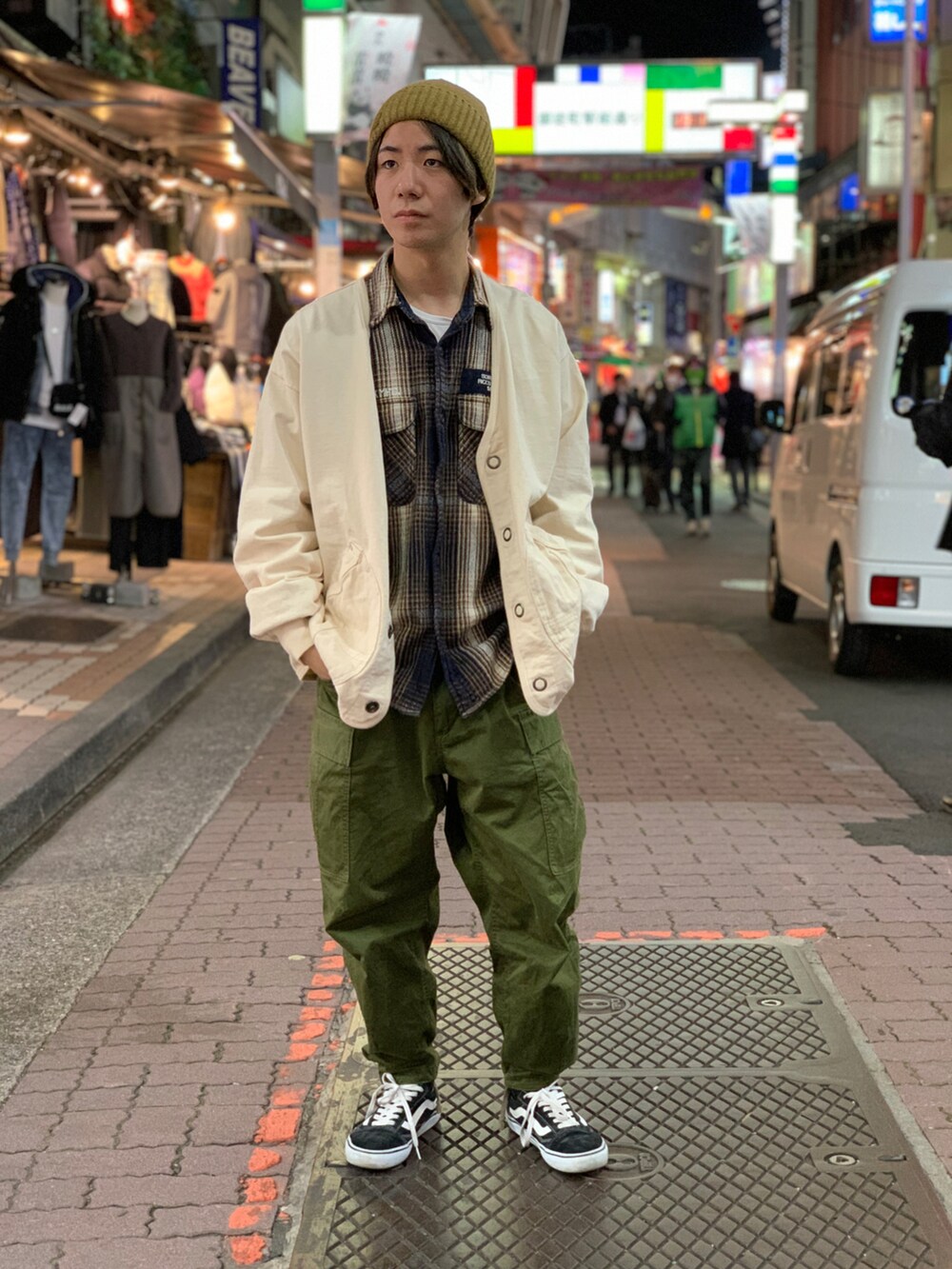 「AVIREX、大人カジュアル、春、春コーデ、大人コーデ、今日のコーデ、カーディガン、シャツスタイル、チェックシャツ、カーキ、カーキパンツ、ファッションの力を信じよう」｜「AVIREXのチェックシャツ ハリケーン ハンター/L/S CHECK SHIRT HURRICANE HUNTER/アヴィレックス/AVIREX（シャツ/ブラウス、ブルー系）」を使った、INOUEさん（メンズ・164cm）の冬コーディネートの2枚目の写真