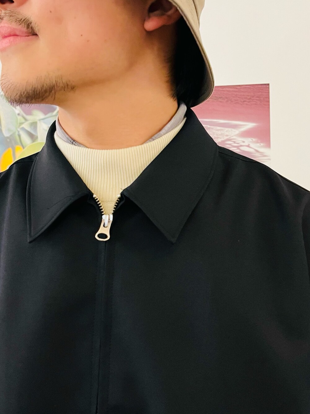 「アーバンリサーチドアーズ、高機能、NOTH FACE、New Balance、ニット、シャツ、ゴアテックス、レイヤードスタイル、スニーカー、秋冬コーデ」｜「URBAN RESEARCH DOORSの『吸水速乾/セットアップ対応』セオアルファハリントンジャケット（ブルゾン、ブルー系）」を使った、R.Tsujiyamaさん（メンズ・175cm）の秋コーディネートの5枚目の写真