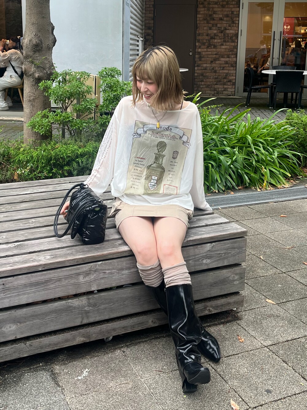 VINTAGE PERFUME SMELL SHEER TOPを使った人気ファッション