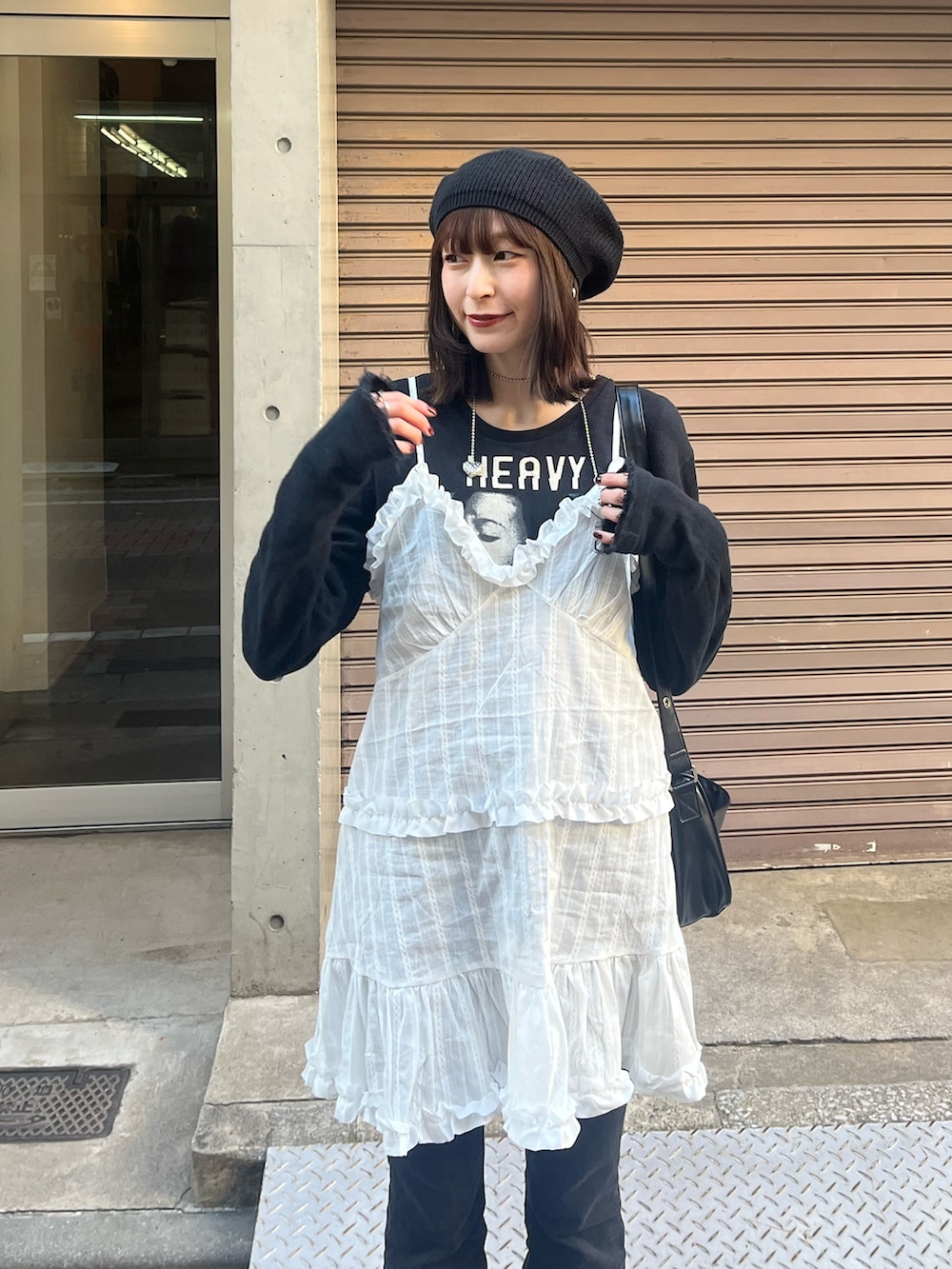 「冬コーデ、ホワイトコーデ、クリスマスに着たい服、マイベストコーデ2024、古着MIX、レイヤードスタイル、キャミワンピ、スタジャン、ローファー、ベレー帽、カジュアルガーリー、フレアパンツ、古着コーデ、甘辛mix、冬アウター」｜「ammy.の【 ammy. / エイミードット 】 切り替え フレア ミニ キャミワンピース（ワンピース、ホワイト系）」を使った、manaさん（レディース・166cm）の冬コーディネートの2枚目の写真