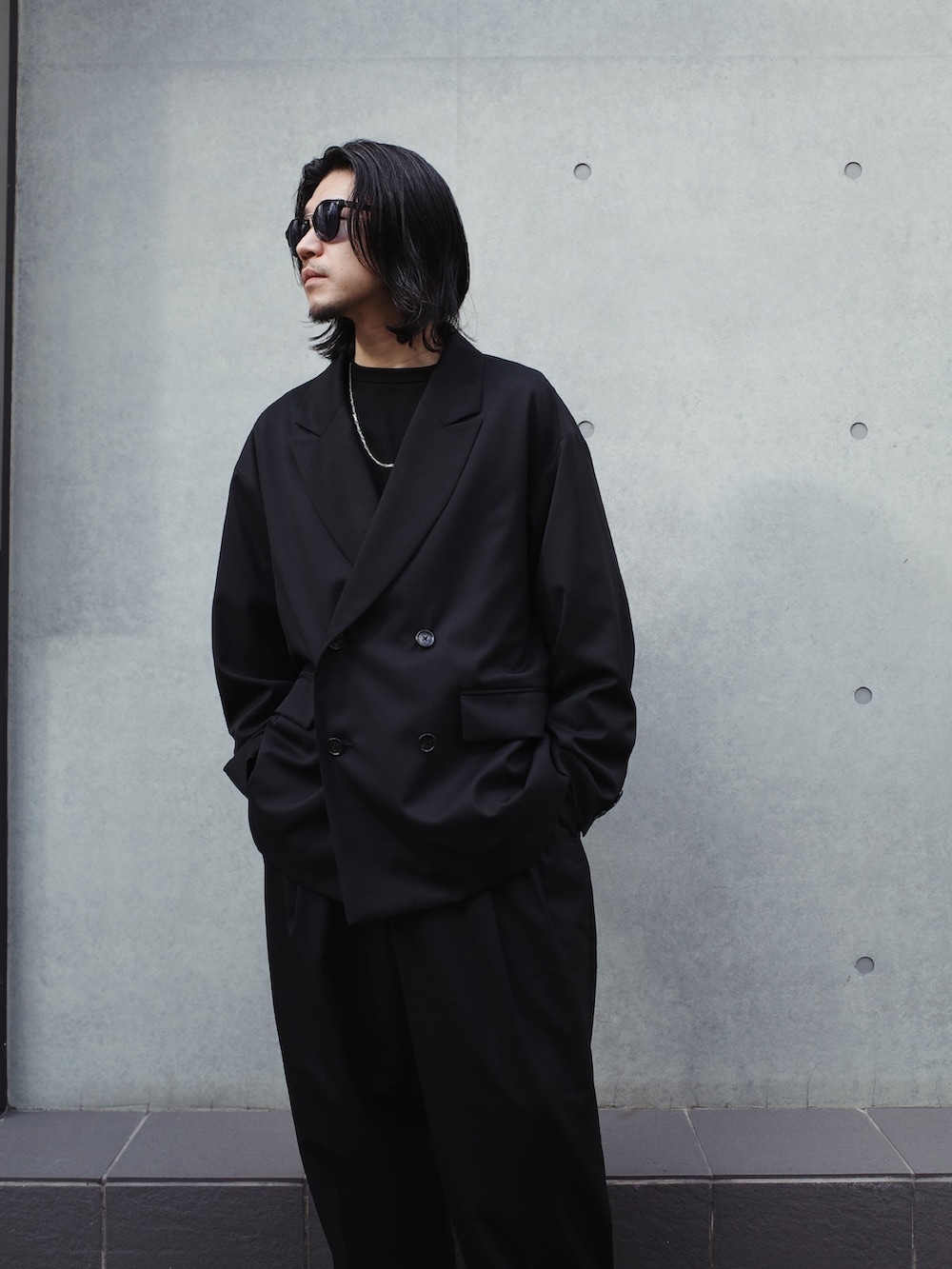COOTIE PRODUCTIONSのテーラードジャケットを使った人気ファッション