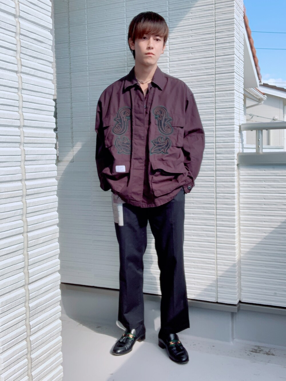 「秋冬コーデ、お洒落さんとつながりたい、モノトーン、黒コーデ、シンプルコーデ、黒パンツ」｜「elephant TRIBAL fabricsのアイテム（ミリタリージャケット、ブラック系）」を使った、たかさん（メンズ・172cm）の秋コーディネートの2枚目の写真