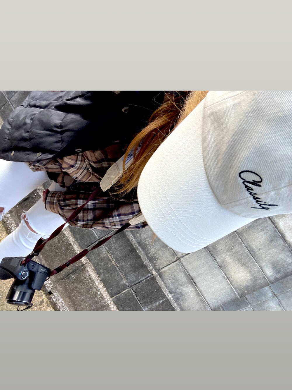 ブラック系のその他を着用したレディースの冬コーディネートの2枚目の写真