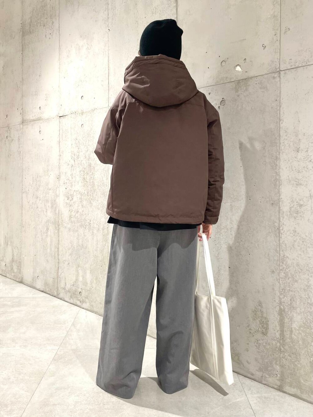 「ママコーデ、きれいめカジュアル、冬コーデ、SonnyLabel、30代、ママファッション、お出かけコーデ、ブーツコーデ、骨格ウェーブ、30代前半、イエベ秋、ウェーブ×イエベ秋、高身長おススメアウター、私のイチ推しブランド、ウェーブ×カジュアル」|「URBAN RESEARCH Sonny Labelのフーディーダウンジャケット(ダウンジャケット/コート、ブラウン系)」を使った、アサミさん(レディース・163cm)の冬コーディネートの4枚目の写真