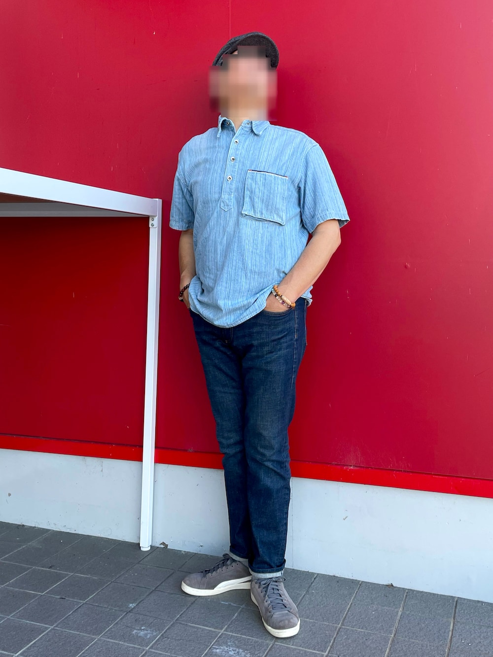「プルオーバーシャツ、デニムシャツ、スリムデニムパンツ、デニムスリムパンツ、ハンチング、グレースニーカー、カジュアルコーデ、夏コーデ、ETERNAL、GAP、dj honda、puma suede」｜「ETERNALのアイテム（シャツ/ブラウス、ブルー系）」を使った、Yukioさん（メンズ・173cm）の夏コーディネートの5枚目の写真