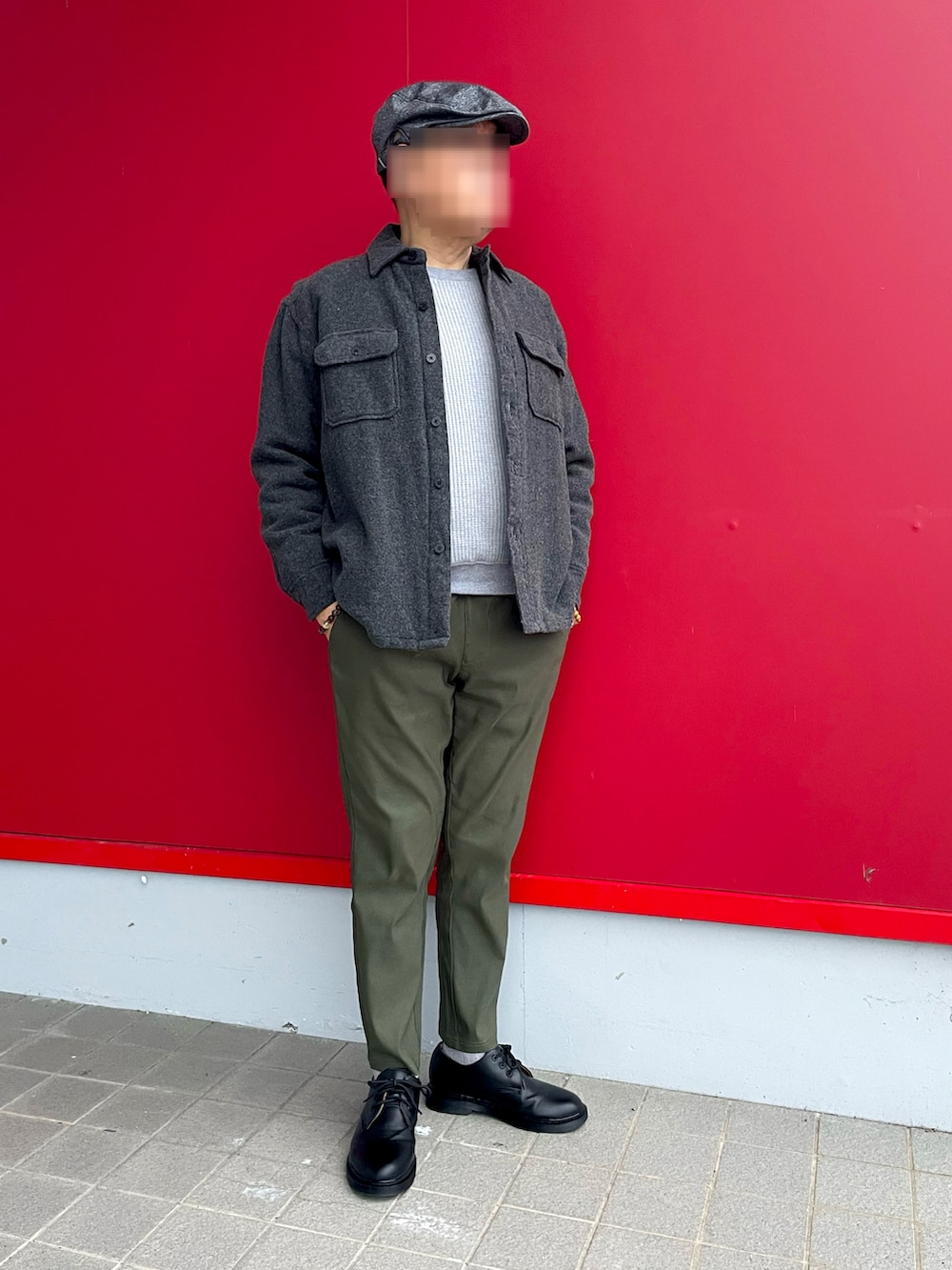 「CPOジャケット、ワッフルニット、テーパードパンツ、ポストマンシューズ、ハンチング、ファッションを楽しもう、メンズファッション、50代コーデ、お洒落さんとつながりたい」｜「BACK NUMBERのポストマンシューズ（ドレスシューズ、ブラック系）」を使った、Yukioさん（メンズ・173cm）の春コーディネートの4枚目の写真