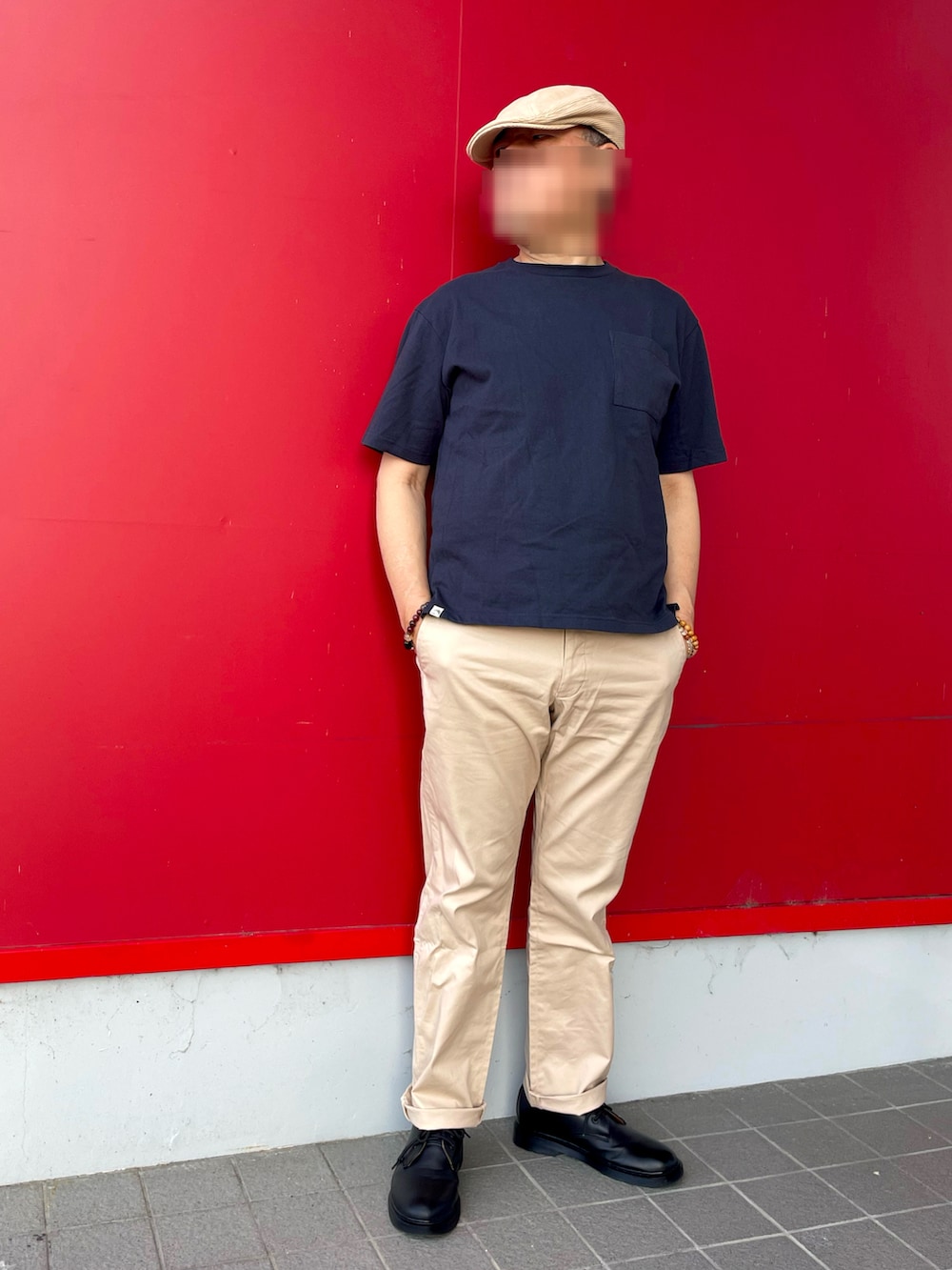 「シンプルコーデ、ポケットＴシャツ、ヘビーウェイトT、チノパン、ボタンフライ、ポストマンシューズ、FieldCore、ワークマン、UNIQLO JILSANDER、back number」｜「UNIQLOのUNIQLO×JILSANDER（チノパンツ、ベージュ系）」を使った、Yukioさん（メンズ・173cm）の夏コーディネートの2枚目の写真
