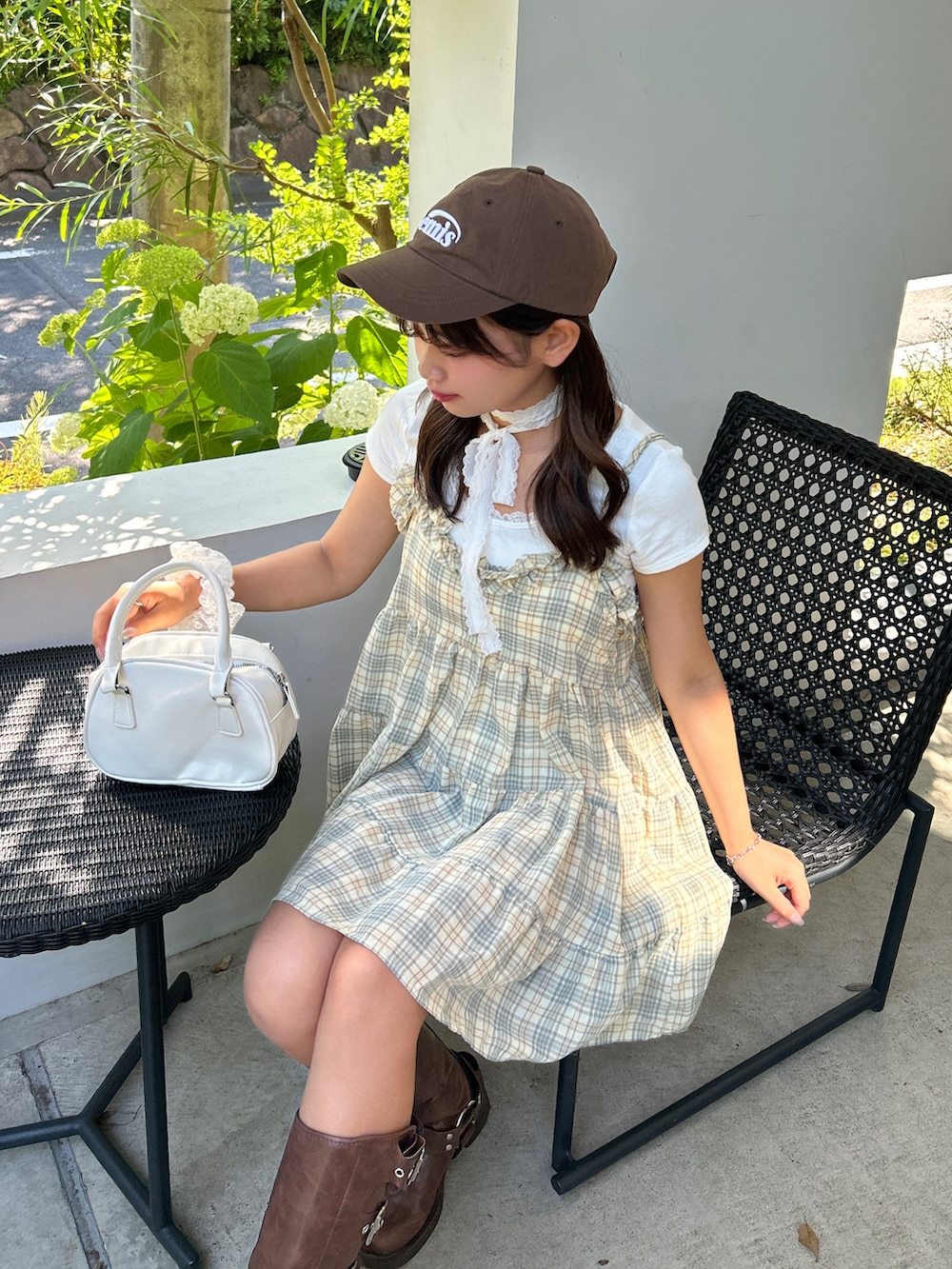 「ワンピース、夏コーデ、ガーリー、カジュアルガーリー、キャップ、骨格ウェーブ」｜「EMISのアイテム（キャップ、ブラウン系）」を使った、mairaさん（レディース・156cm）の夏コーディネートの2枚目の写真