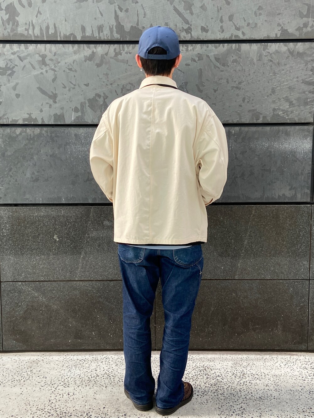 「春服デビュー宣言、デニム、カバーオール、LEE、keen」｜「steapのアイテム（キャップ、ブルー系）」を使った、まっとぅんさん（メンズ・175cm）の春コーディネートの2枚目の写真