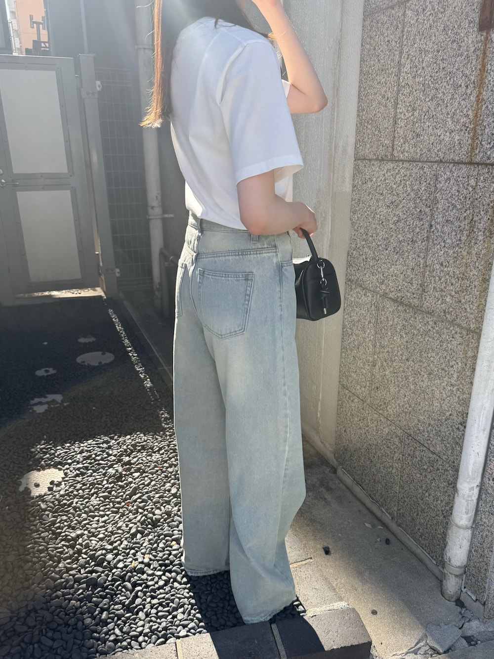 その他のTシャツ/カットソー、その他のTシャツ/カットソー、ブルー系のその他パンツを着用したレディースの夏コーディネートの3枚目の写真