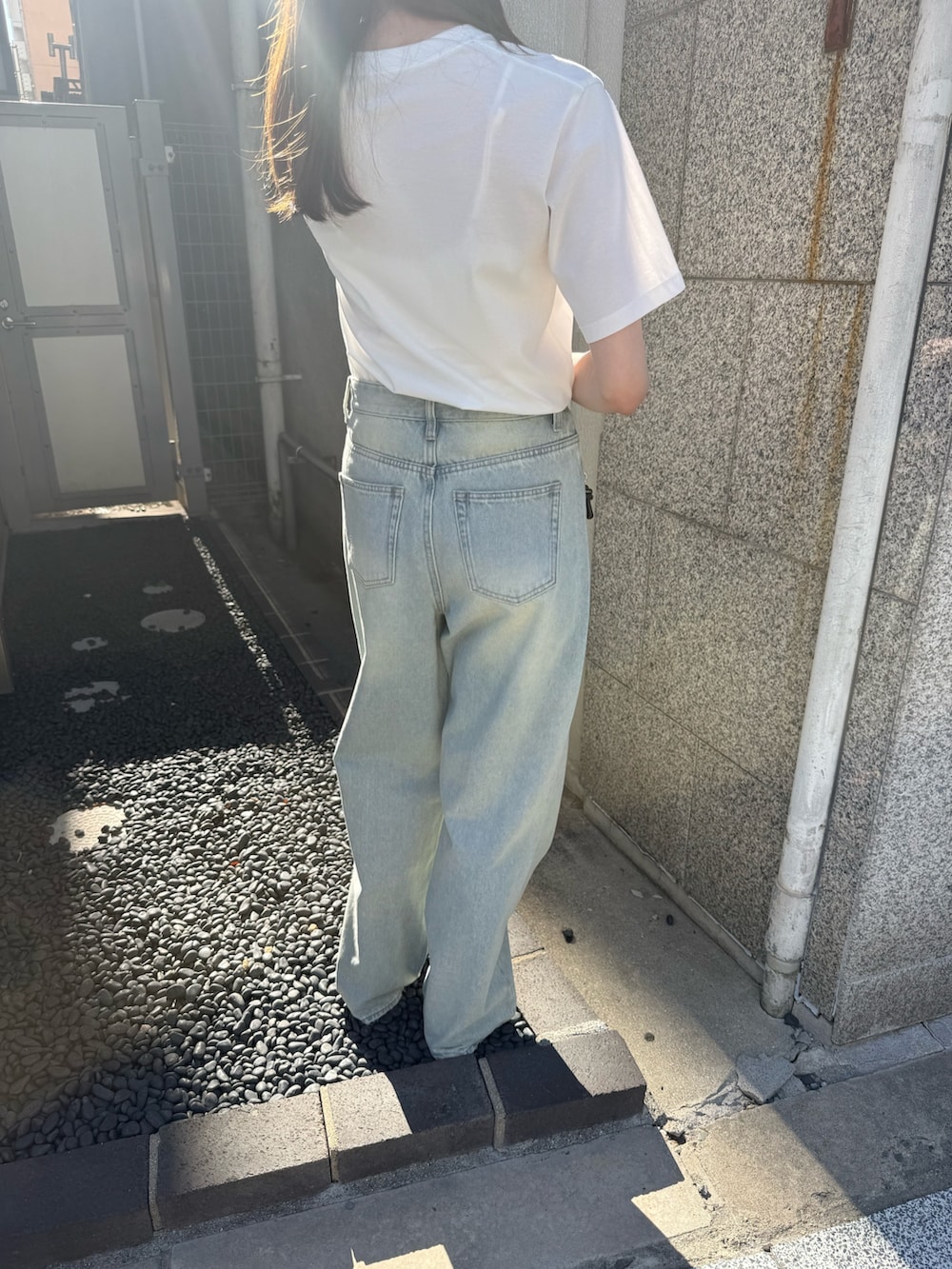 その他のTシャツ/カットソー、その他のTシャツ/カットソー、ブルー系のその他パンツを着用したレディースの夏コーディネートの4枚目の写真