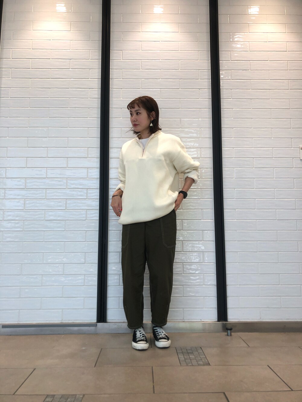 「コンバーストウキョウ、CONVERSE TOKYO、conversetokyo、コンバース、converse、ベイカーパンツ、キルティング、ニットコーデ、ハーフジップ、メンズライク、メンズアイテム、ゆるコーデ、カジュアル、オトナカジュアル、コンバース オールスター」｜「CONVERSE TOKYOのキルティングハーフジップスウェット（スウェット、ホワイト系）」を使った、haruka.Sさん（レディース・160cm）の冬コーディネートの2枚目の写真