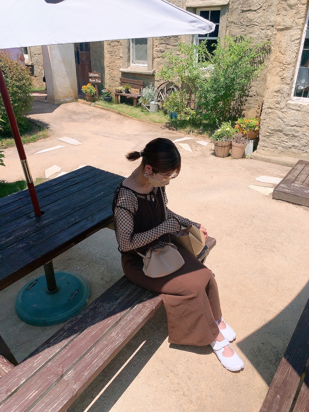 「お出かけコーデ日記、淡色コーデ、淡色女子、淡色カジュアル、淡色女子と繋がりたい、淡色、しまむら、しまむらコーデ、ワントーンコーデ、ママコーデ、30代コーデ、低身長コーデ、低身長、149cm、ワンピース」｜「しまむらのアイテム（ワンピース、ブラウン系）」を使った、haruさん（レディース・149cm）の春コーディネートの2枚目の写真
