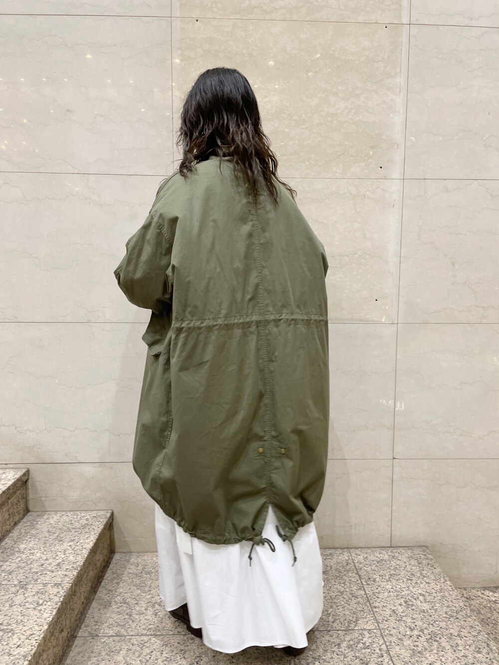 「ニット、モッズコート、フレアスカート、スカート、ブーツ、冬コーデ、カラーニット、ロングブーツ、大人カジュアル、フェミニン、ワッフル、秋コーデ、オトナ女子、秋トレンド2021」｜「SHENERYのモッズコート（モッズコート、グリーン系）」を使った、rionaさん（レディース・158cm）の秋コーディネートの3枚目の写真