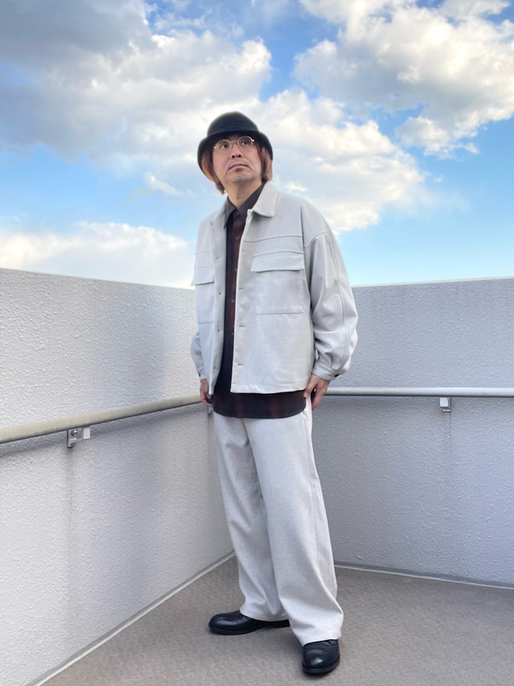 「CPOジャケット、バケットハット、ワイドパンツ、セットアップ、ネルシャツ」｜「GLOBAL WORKのFAKESUEDEバケットハット/893818（ハット、ブラック系）」を使った、Taka＠TeamSixtiesさん（メンズ・169cm）の冬コーディネートの2枚目の写真