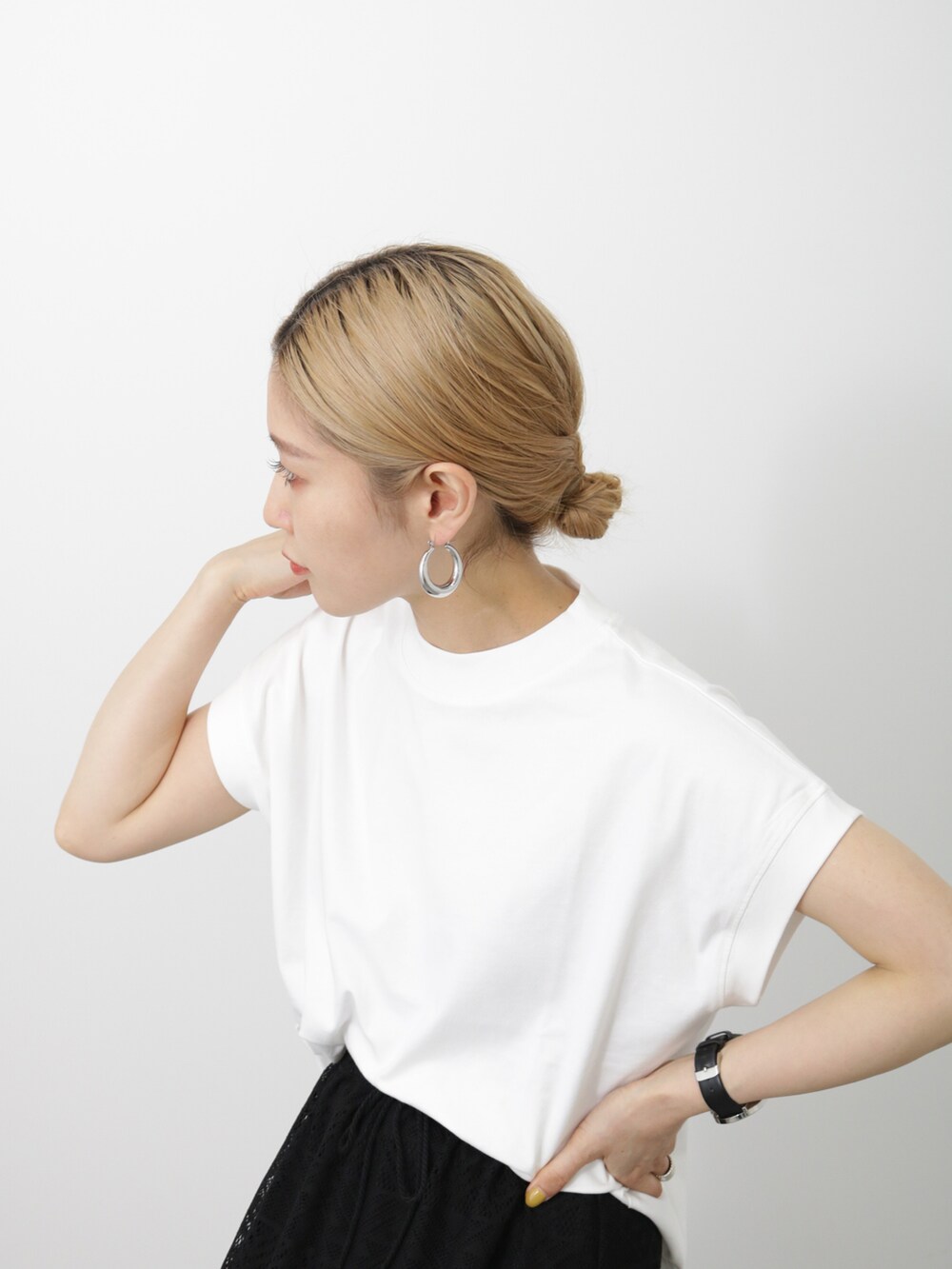 「大人カジュアル、きれいめカジュアル、スカート、カジュアル、グルカサンダル、ミリタリーベスト、フレンチスリーブ、レーススカート、レース、トレンド、プチプラ、プチプラコーデ、シンプル、Samansa Mos2 blue」｜「Samansa Mos2 blueの厚底グルカサンダル（サンダル、ブラック系）」を使った、miyaさん（骨格ウェーブ・レディース・158cm）の夏コーディネートの5枚目の写真