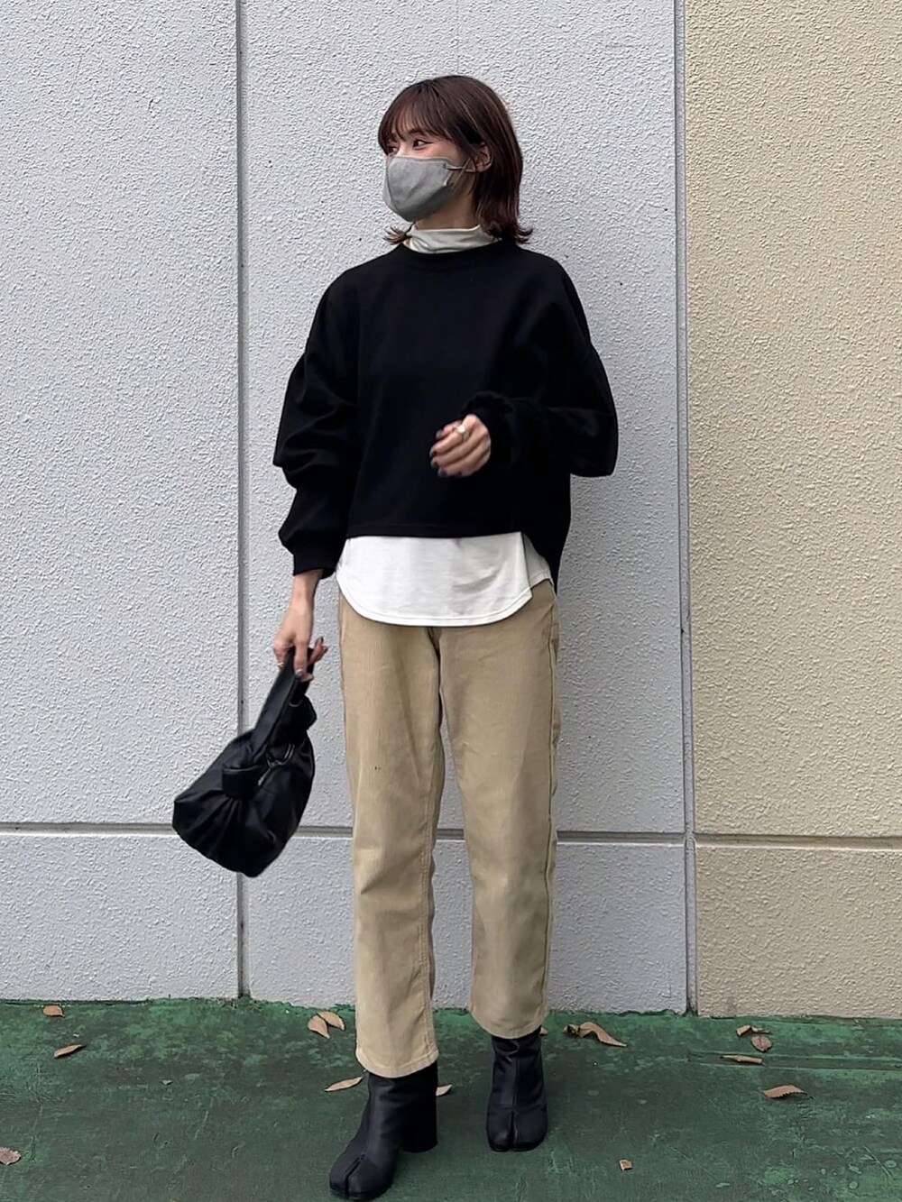 「お出かけコーデ、Eleberté、エレベルテ、yunco_de、153cm、低身長コーデ、低身長、クラネ」｜「CREO STOREの【Eleberte】ダンボールプルオーバー（Tシャツ/カットソー、ブラック系）」を使った、yunさん（レディース・153cm）の冬コーディネートの4枚目の写真