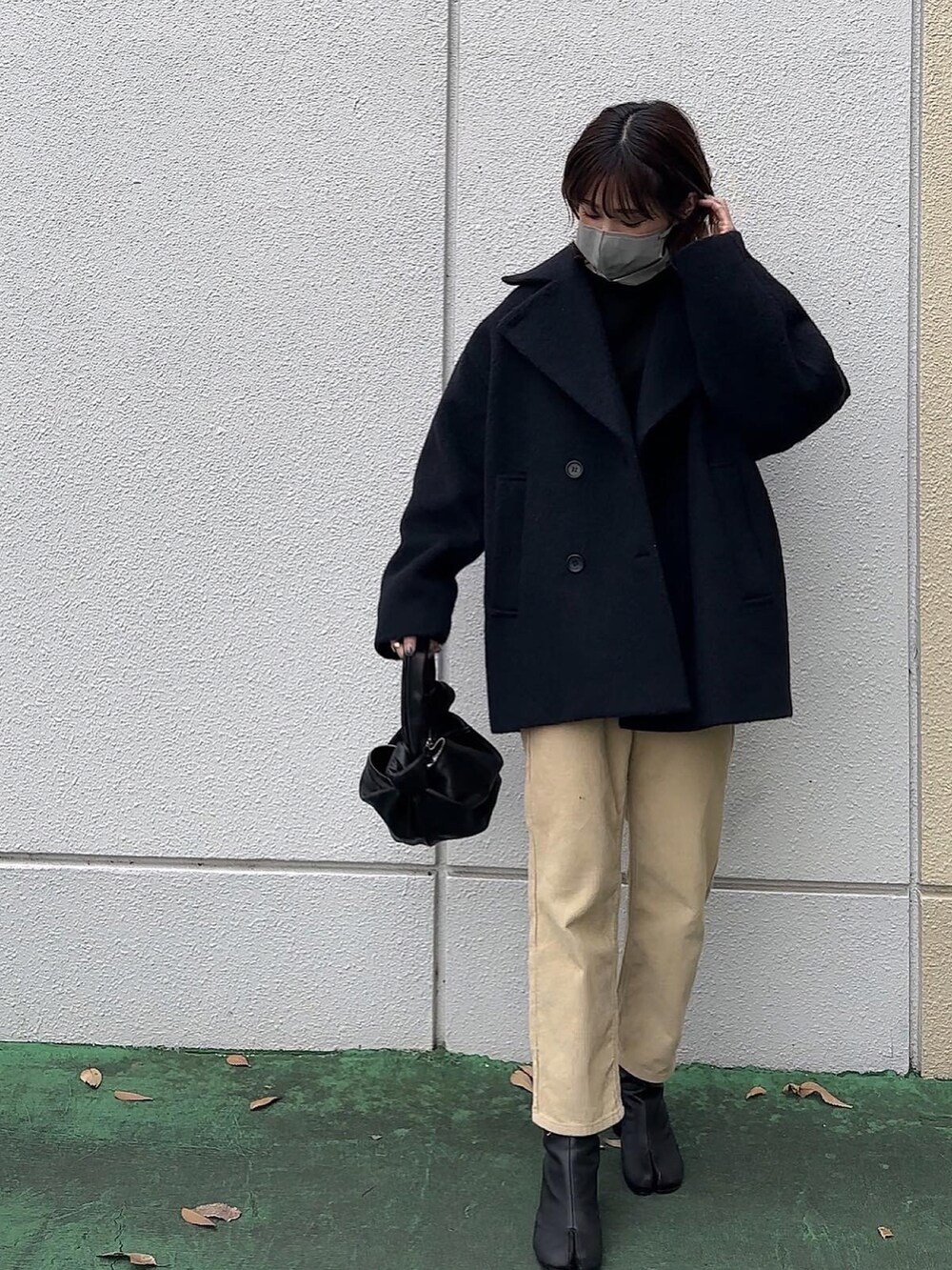 「お出かけコーデ、Eleberté、エレベルテ、yunco_de、153cm、低身長コーデ、低身長、クラネ」｜「CREO STOREの【Eleberte】ダンボールプルオーバー（Tシャツ/カットソー、ブラック系）」を使った、yunさん（レディース・153cm）の冬コーディネートの3枚目の写真