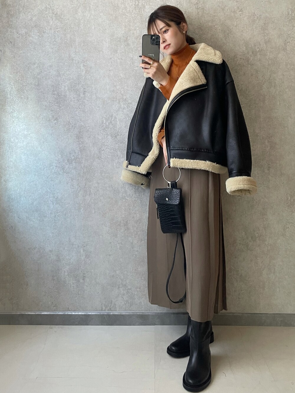 「wearhalloween2021、休日コーデ、ダズリン、ユニクロ、カジュアル、ootd、低身長コーデ」｜「dazzlinのレザーライクボアショートブルゾン（ブルゾン、ブラック系）」を使った、yunさん（レディース・153cm）の秋コーディネートの2枚目の写真