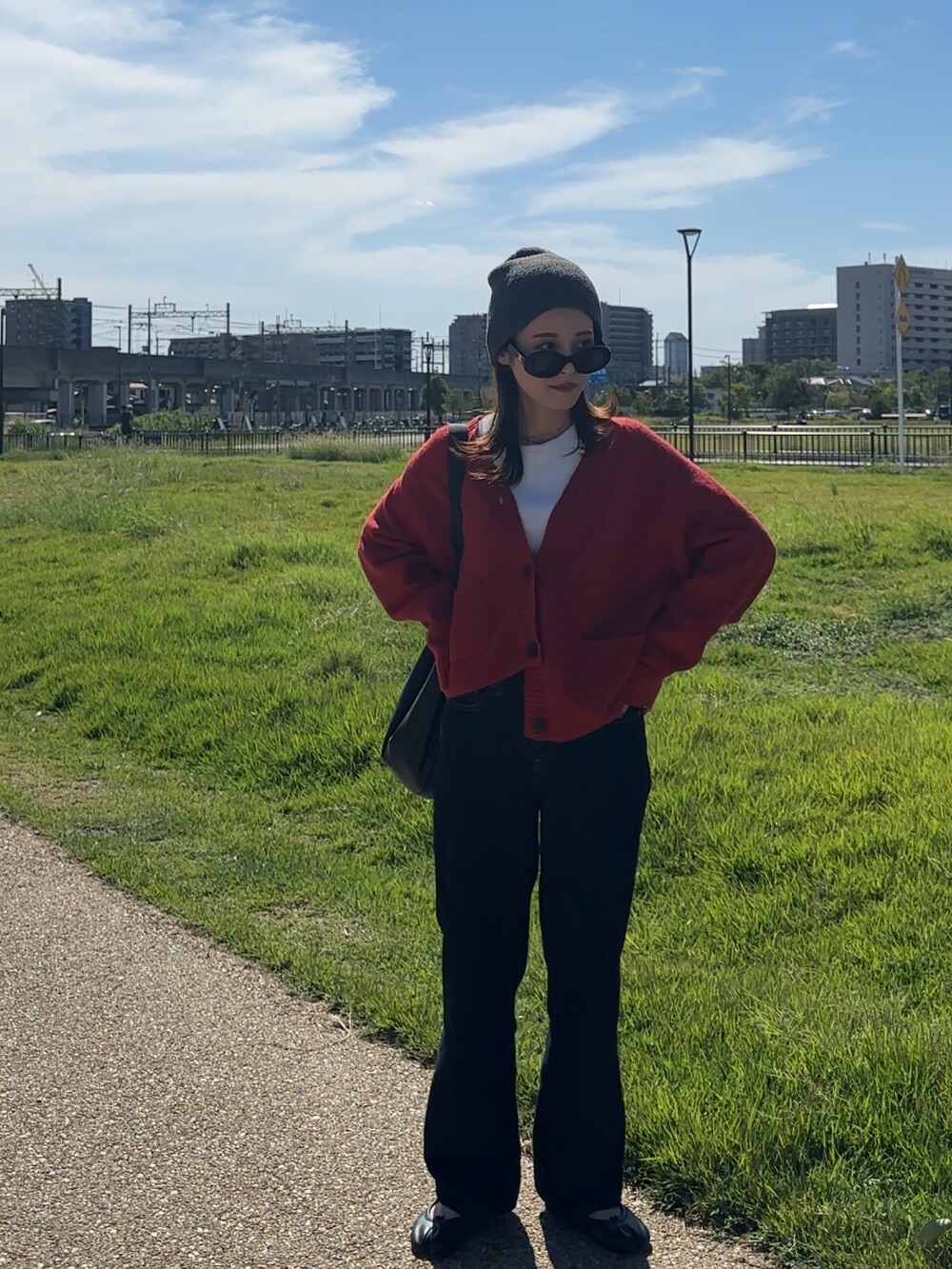 「オトナカジュアル、ユニクロ、UNIQLO、ビーニー、yunco_de、153cm、低身長」｜「Ungridのリブ編みニット帽（ニットキャップ/ビーニー、グレー系）」を使った、yunさん（レディース・153cm）の秋コーディネートの2枚目の写真