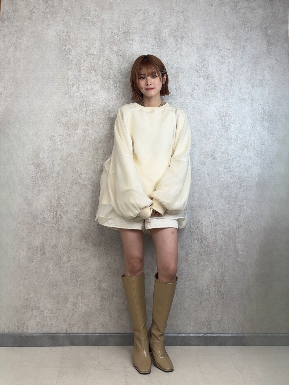 「パンツスタイル、大人かわいい、カジュアルスタイル、春服、yunco_de、153cm」｜「Babのシアーレイヤード裏毛スウェット（スウェット、ホワイト系）」を使った、yunさん（レディース・153cm）の冬コーディネートの4枚目の写真