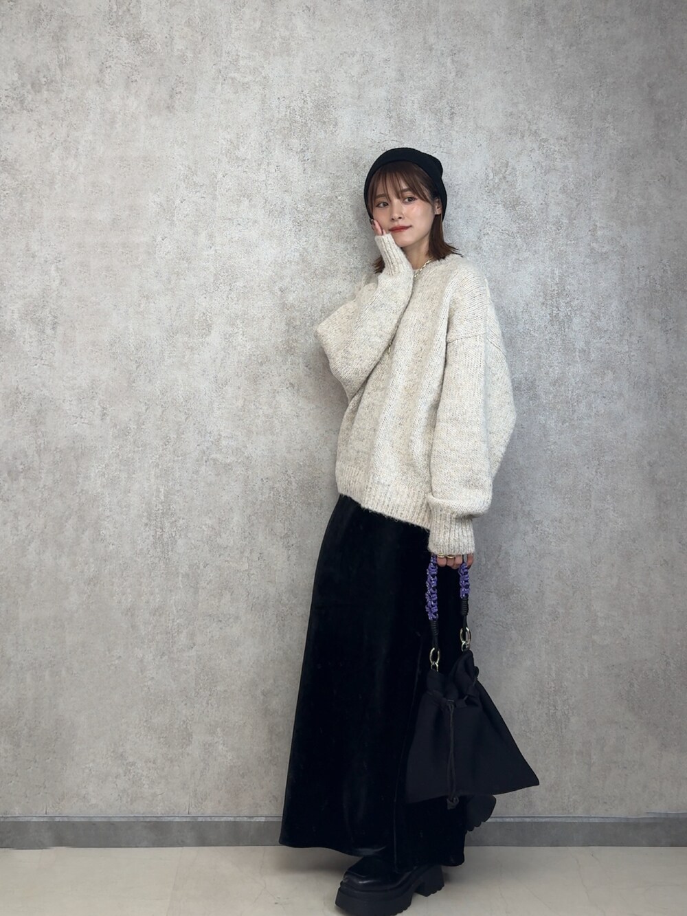 「ファッションを楽しもう、ニット、ベロアスカート、153cm、yunco_de」｜「Ungridのフィットベロアスカート（スカート、ブラック系）」を使った、yunさん（レディース・153cm）の秋コーディネートの2枚目の写真