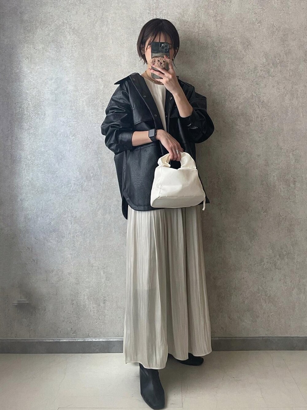 「オトナカジュアル、春、オトナ女子、フェイクレザー、meets、yunくろ、yunco_de、yunclo、GRL」｜「GRLのストレッチスクエアトゥショートブーツ（ブーツ、ブラック系）」を使った、yunさん（レディース・153cm）の冬コーディネートの3枚目の写真