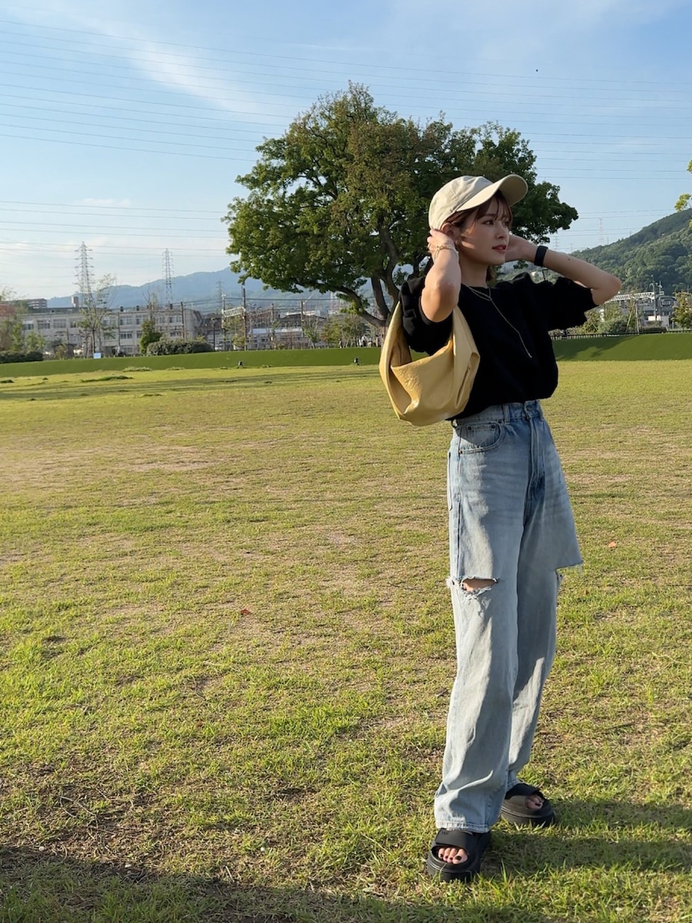 「きれいめカジュアル、キャップ、153cm、低身長、yunco_de」｜「NEW ERAの【別注】＜NEW ERA＞ハンドウォッシュ コットン キャップ 3 / CAP（キャップ、ホワイト系）」を使った、yunさん（レディース・153cm）の春コーディネートの2枚目の写真