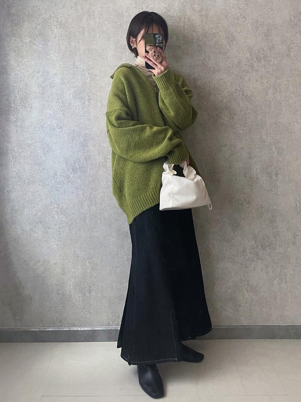 「GRL、ラグナムーン、休日コーデ、yunco_de、yunclo、yunくろ、大人かわいい、着回しコーデ」|「GRLのストレッチスクエアトゥショートブーツ(ブーツ、ブラック系)」を使った、yunさん(レディース・153cm)の冬コーディネートの2枚目の写真