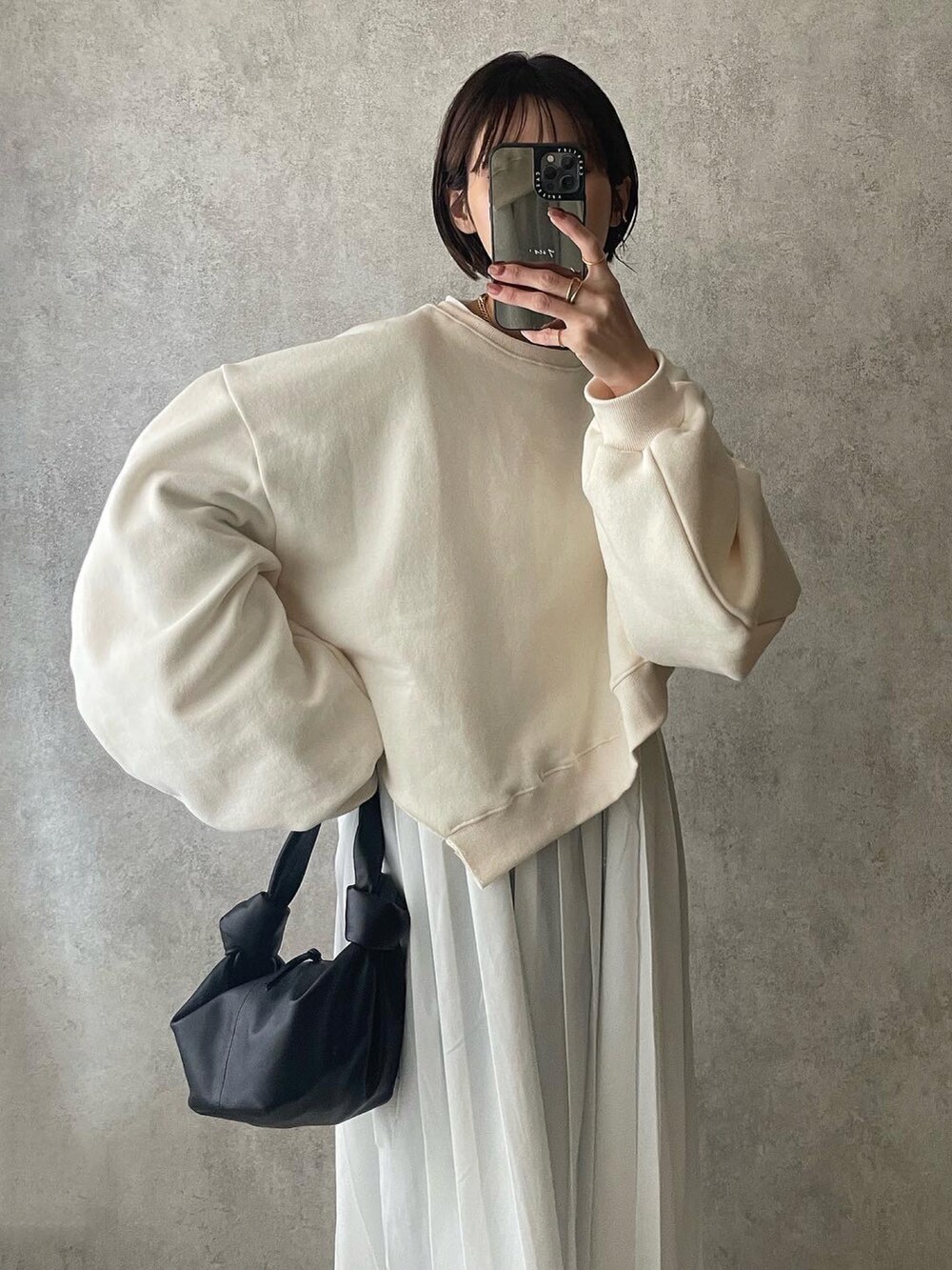 「チョコ色に染まれ、プリーツワンピース、bonjour sagan、yunくろ、yunclo、yunco_de、Maison Margiela」｜「Bonjour Saganの【2022 S/S 新作j】プリーツ切替バンドカラーワンピース（ワンピース、ホワイト系）」を使った、yunさん（レディース・153cm）の冬コーディネートの2枚目の写真
