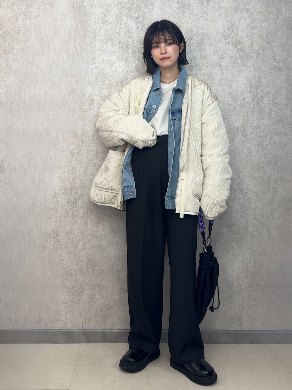 「今日のコーデ、ユニクロ、UNIQLO、デニムジャケット、153cmコーデ、yunco_de」｜「TODAYFULのJacquard Piping Blouson（ブルゾン、ホワイト系）」を使った、yunさん（レディース・153cm）の冬コーディネートの2枚目の写真