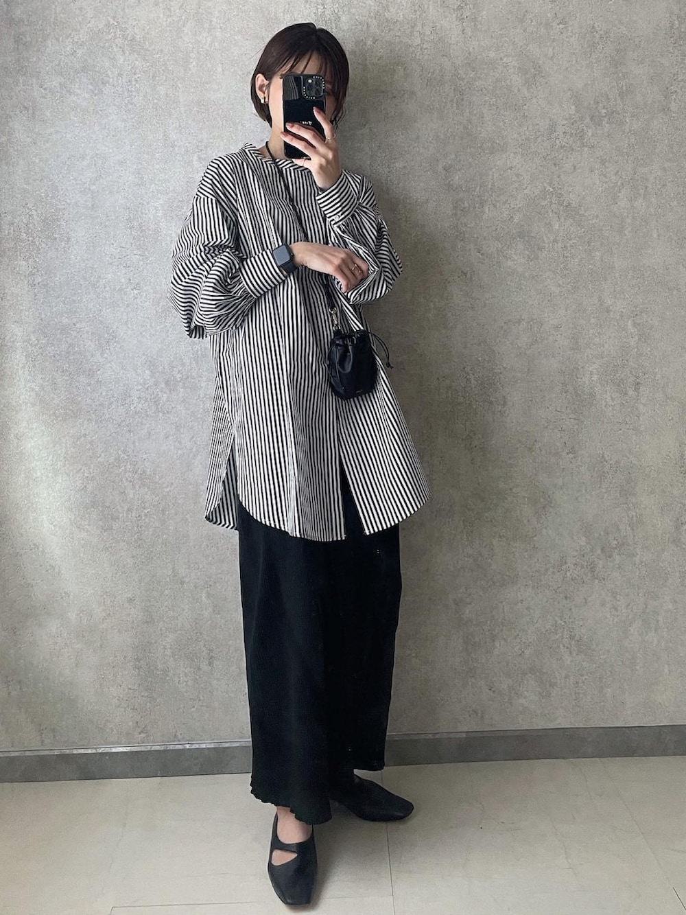 「チョコ色に染まれ、シャツスタイル、ストライプ、リエディ(Re:EDIT)、yunco_de」｜「LAATOの2WAY BAND COLLAR SHIRTS（シャツ/ブラウス、ブラック系）」を使った、yunさん（レディース・153cm）の冬コーディネートの2枚目の写真