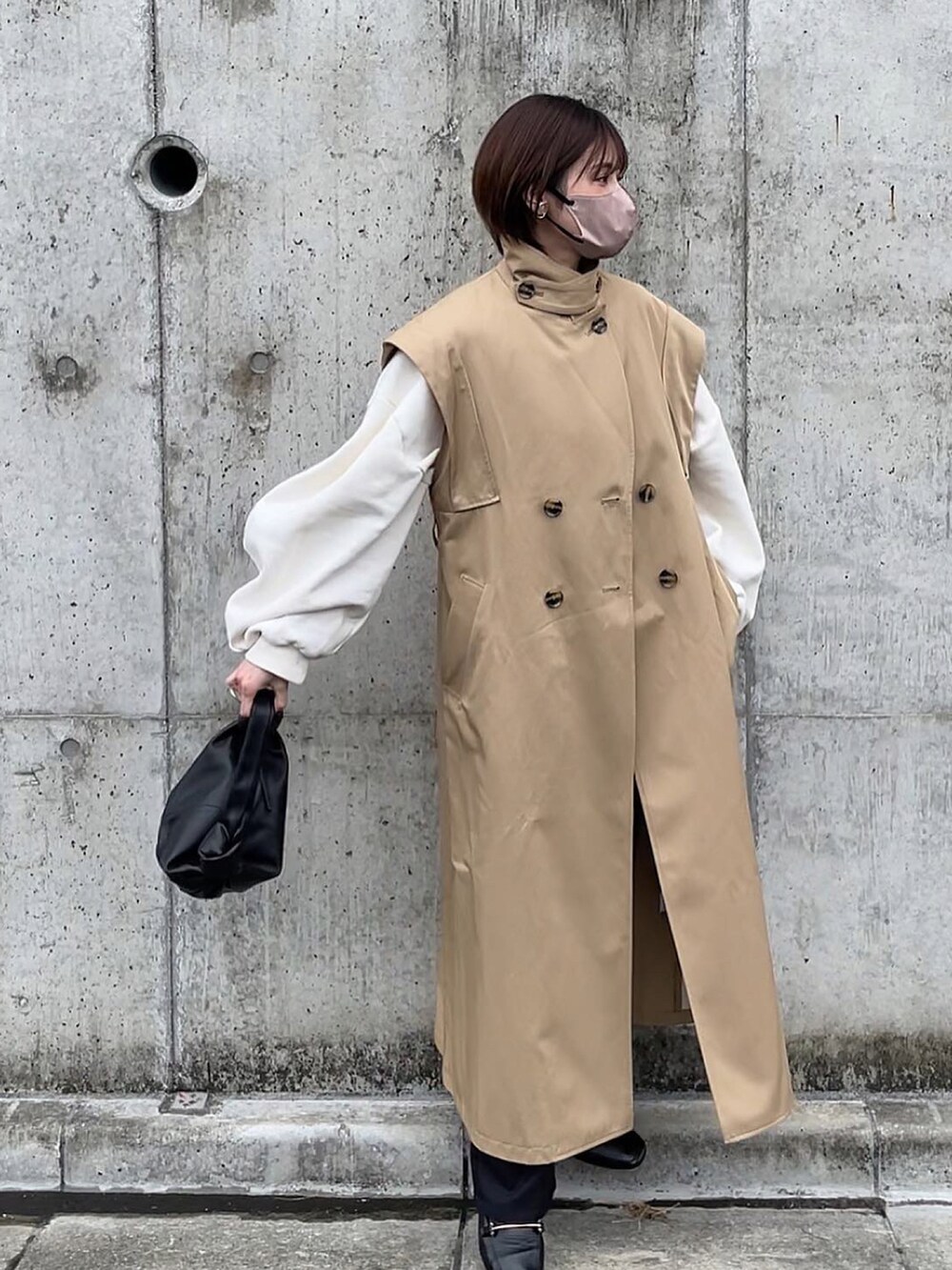 「トレンチコート、yunくろ、yunclo、yunco_de、オトナカジュアル、BOTTEGA VENETA、春コーデ、ゆるコーデ、淡色コーデ」｜「ReNormの【pocoコラボ】トレンチロングジレ（トレンチコート、ベージュ系）」を使った、yunさん（レディース・153cm）の春コーディネートの4枚目の写真